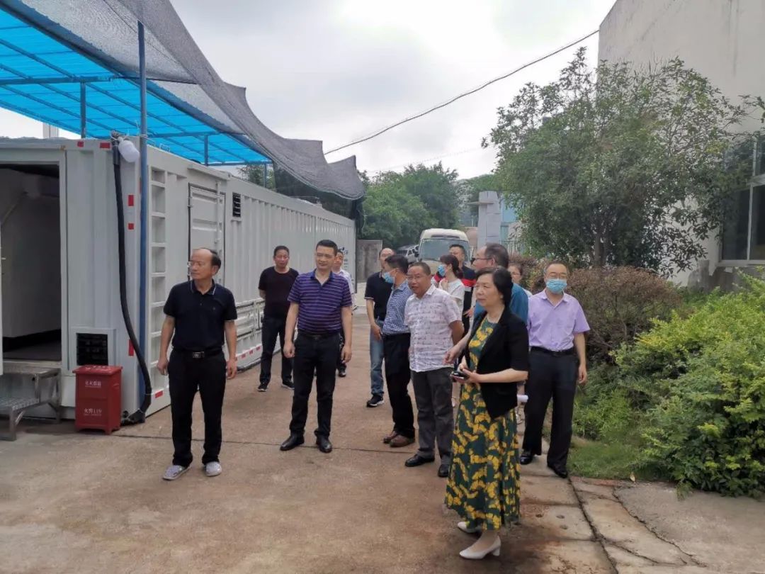 自貢市人大、市城管局、市財政局等領(lǐng)導(dǎo)一行蒞臨碩特環(huán)保項目現(xiàn)場考察指導(dǎo)